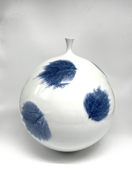 A rare large vase by Fujii Shumei