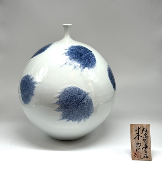 A rare large vase by Fujii Shumei