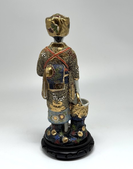 Vintage sculpture
"Japanese Woman with a Basket"