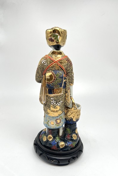 Vintage sculpture
"Japanese Woman with a Basket"