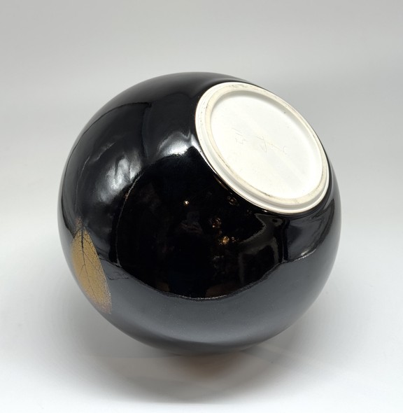 Antique vase by Fujii Shumei