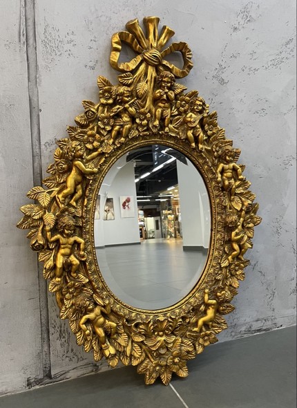 Antique Mirror
Louis XVI