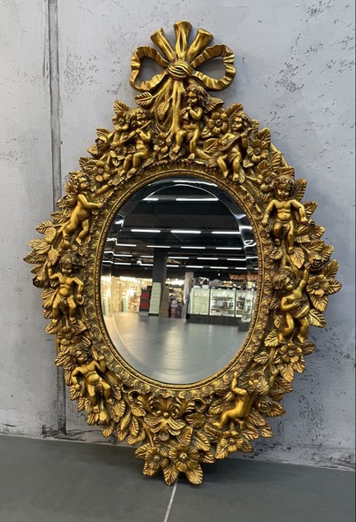 Antique Mirror
Louis XVI