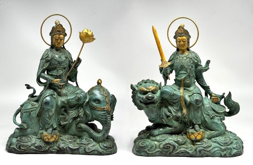 Paired sculptures of "Bodhisattvas"/
"Manjushri and Samantabhadri"