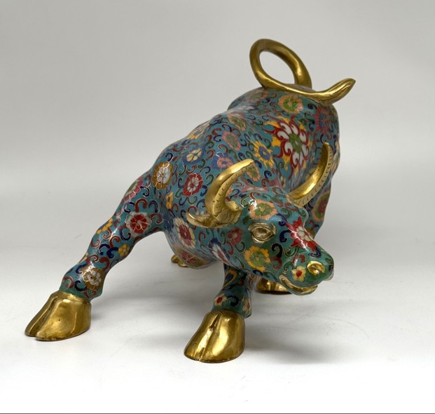Antique sculptures "Attacking bull" cloisonne, China