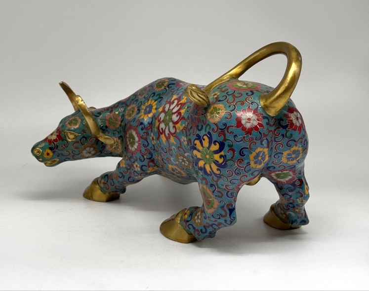 Antique sculptures "Attacking bull" cloisonne, China