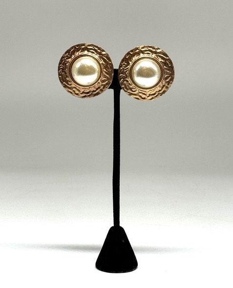 Vintage clip-on earrings