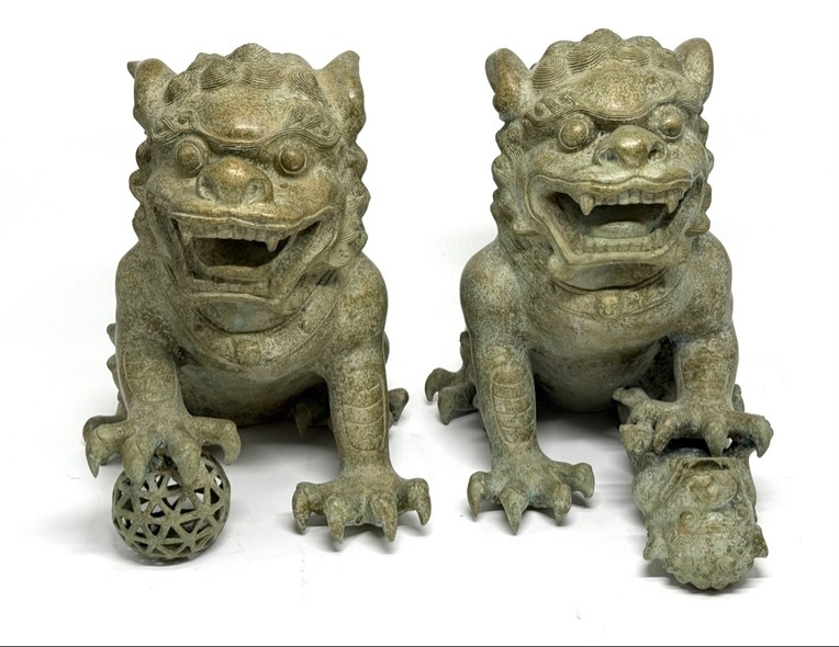 Vintage Paired Sculptures "Dogs Fo"