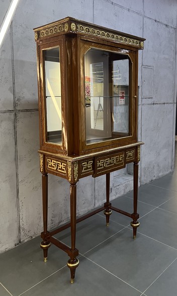 Antiquarian window
