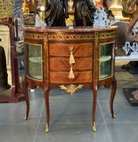 Antique chest of drawers