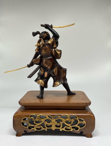 Okimono "Samurai with swords"