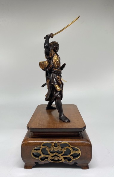 Okimono "Samurai with swords"