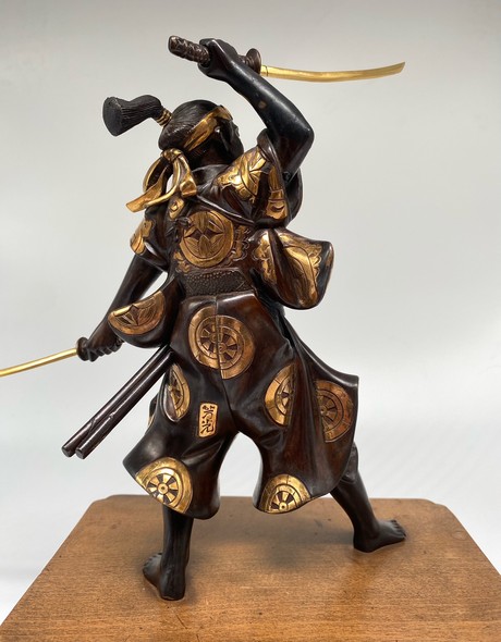 Okimono "Samurai with swords"