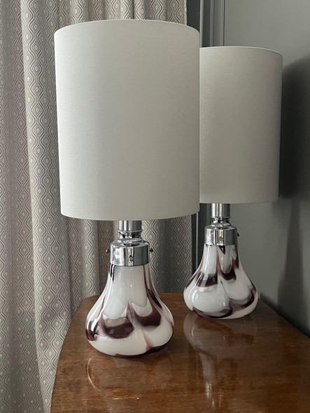A pair of table lamps
A.V. Mazzega