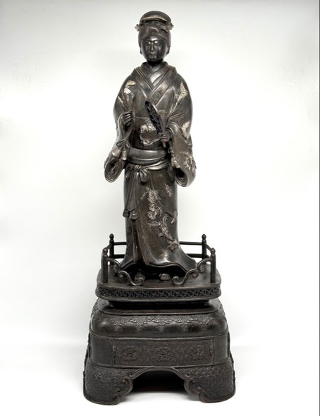 Vintage sculpture
"Geisha", Asia