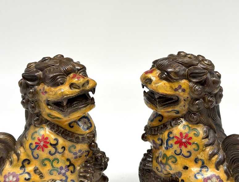 Vintage paired sculptures "Dogs of Fo"