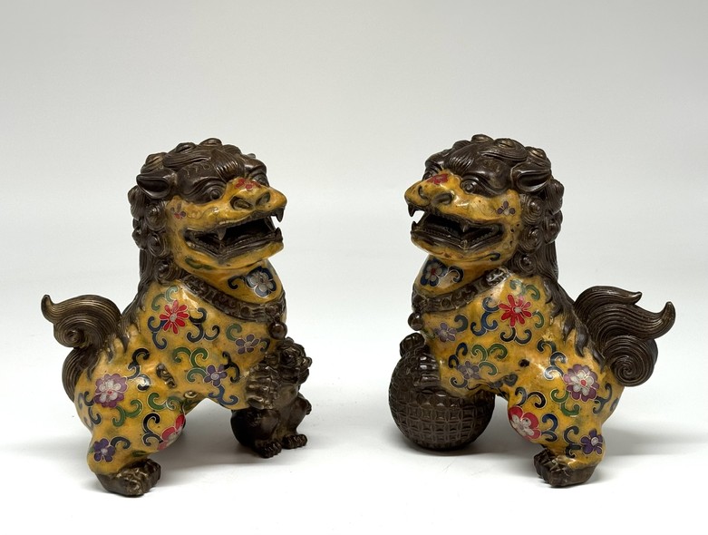 Vintage paired sculptures "Dogs of Fo"