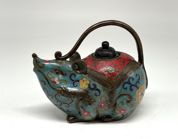 Vintage teapot sculpture "Mouse"