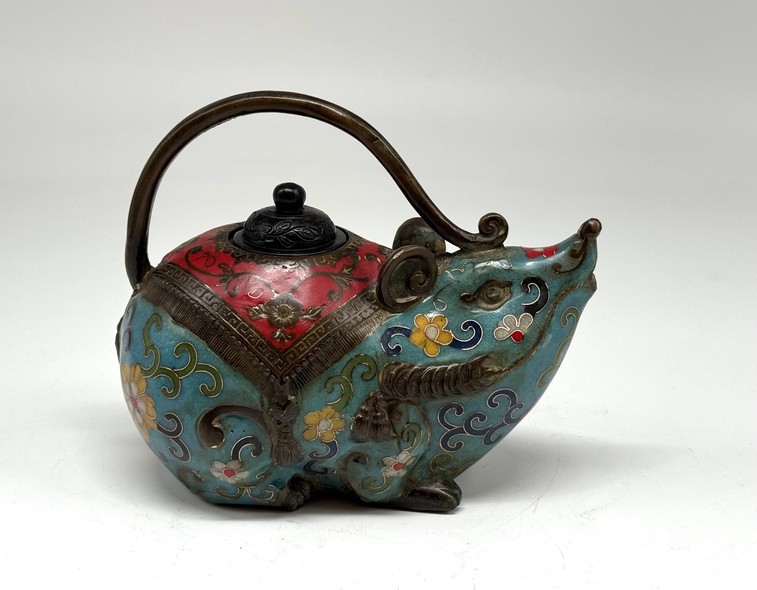Vintage teapot sculpture "Mouse"