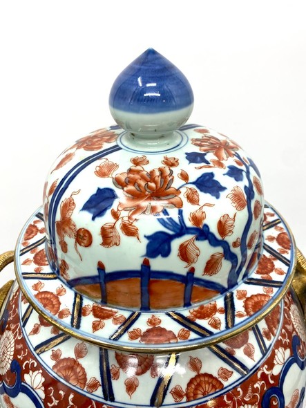 Antique pair of Imari-style vases