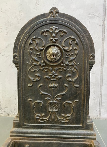 Antique fountain
"Lion"