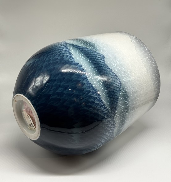 Large vintage vase
"Winter Forest", Fujii Xiumei