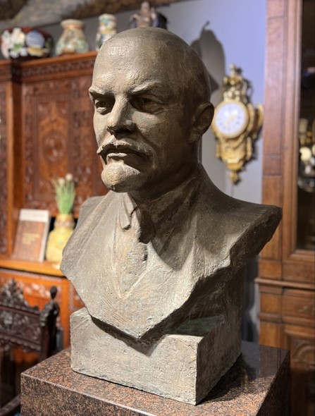 Большой скульптурный портрет «Ленин»