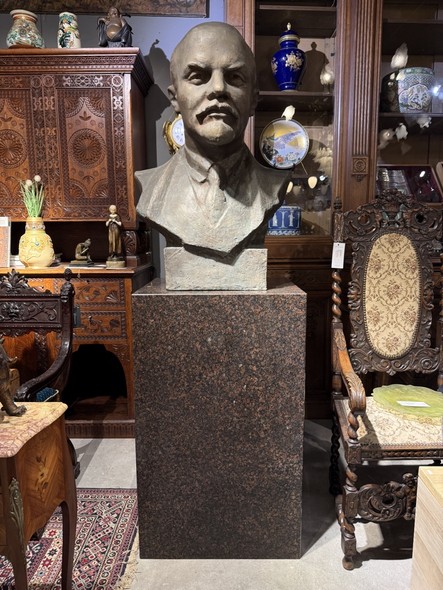 Большой скульптурный портрет «Ленин»