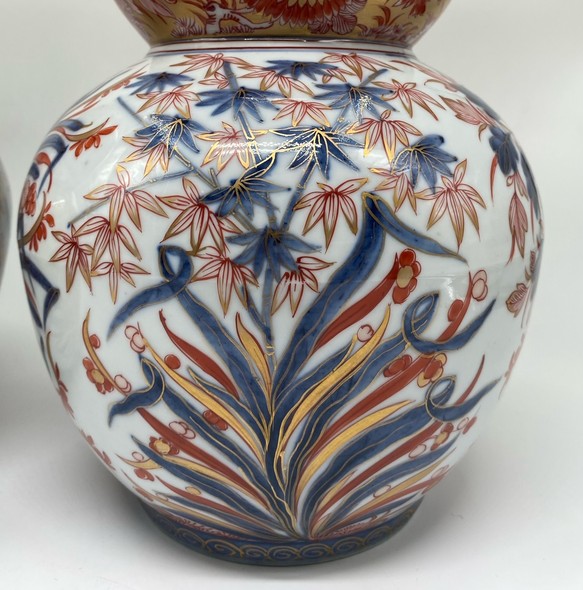 Rare paired
gourd vases