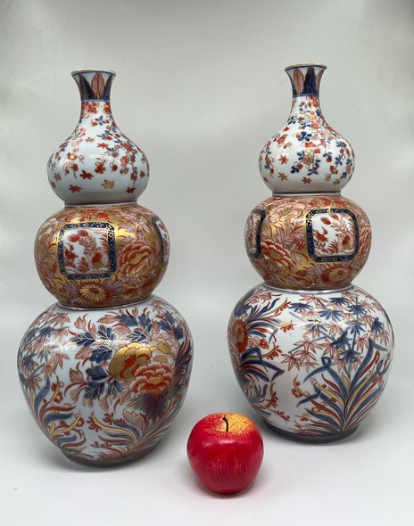Rare paired
gourd vases