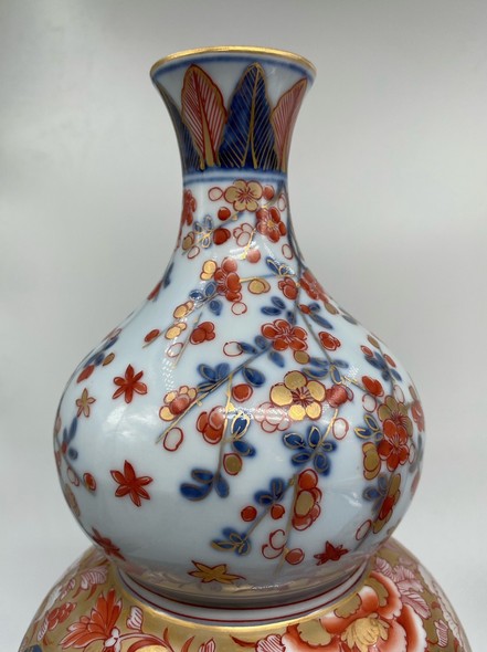 Rare paired
gourd vases