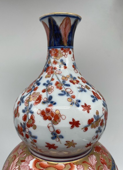 Rare paired
gourd vases