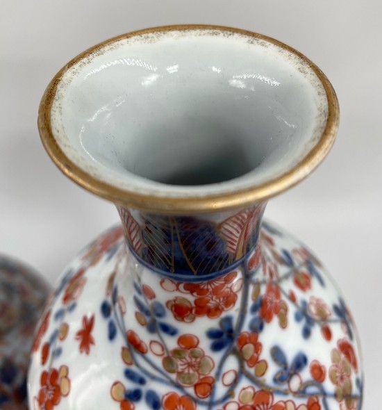 Rare paired
gourd vases