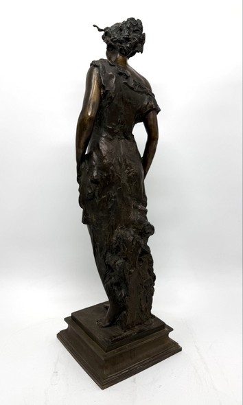Sculpture "Girl with a Butterfly"