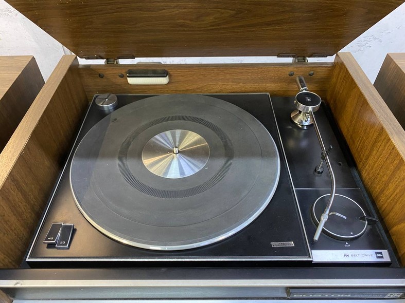 Vintage Boston stereo system