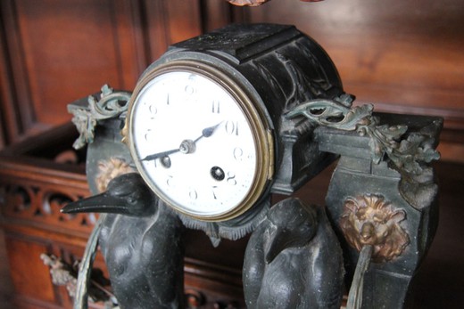 old mantel clock