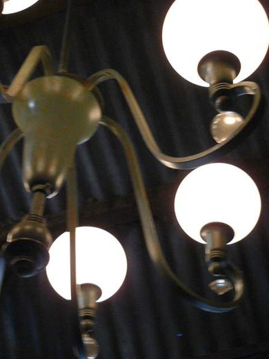 Старинная антикварная люстра в стиле Арт-деко. 6 световых точек.