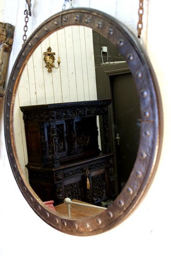 Винтажная и старинная мебель, предметы интерьера - Круглое зеркало в стиле индастриал. Рама - металл. Интернет-магазин антиквариата Москва