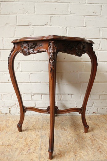internet shop furniture antique small coffe table in Louis XV style in walnut with classic carving. Europe 19 century