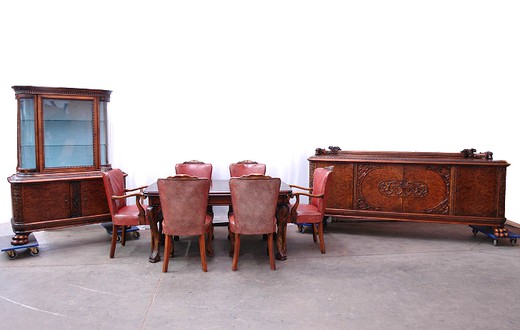Старинная аникварная мебель. Столовая из 9 предметов. Дерево, орех. Европа, 1930-е гг.