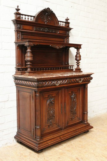 Старинная антикварная мебель - Сервер (небольшой шкаф) для кабинета в стиле Генрих II. Выполнен из дерева (орех). Европа, XIX век.