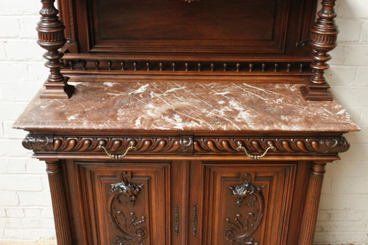 Мебель антиквариат - Сервер (небольшой шкаф) для кабинета в стиле Генрих II. Выполнен из дерева (орех). Европа, XIX век.