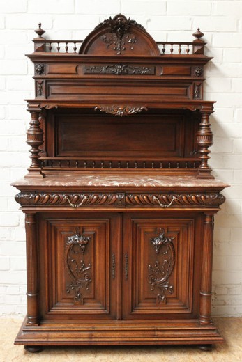 Старинная мебель - Сервер (небольшой шкаф) для кабинета в стиле Генрих II. Выполнен из дерева (орех). Европа, XIX век.