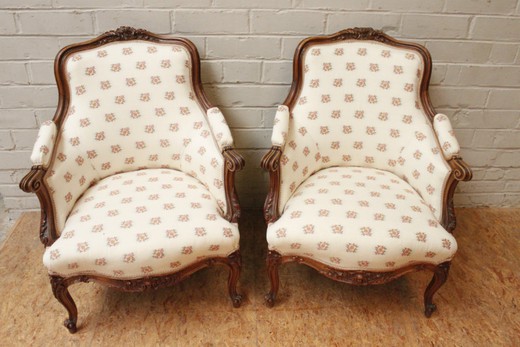 old furniture pair of wooden Berger-chairs in Louis XV style Europe XIXth century