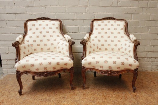antique furniture pair of wooden Berger-chairs in louis Xv style Europe XIXth century