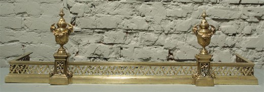 Антиквариат старинные аксессуары для каминов и предметы интерьера. Каминный барьер из бронзы с золочением