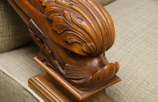 Винтажный диван Dolphin. Выполнен из дерева (орех). 
Предмет мебели находится в хорошем состоянии. Франция, 19 век. Купить в Москве