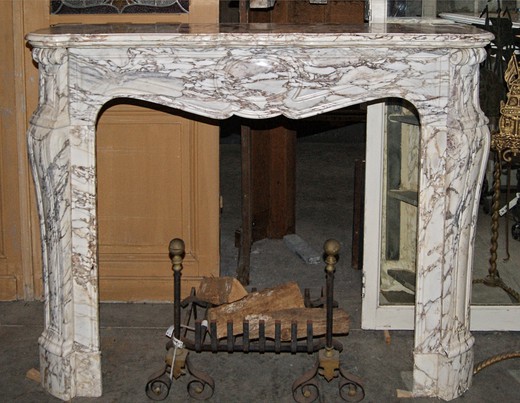 Антикварный каминный портал из мрамора. Франция.