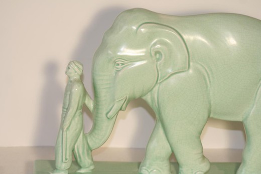 старинная керамическая статуэтка слон и человек, ар деко