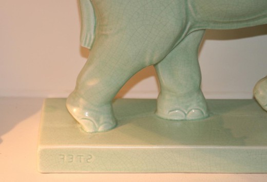 антикварная скульптура ар деко из керамики .20 век